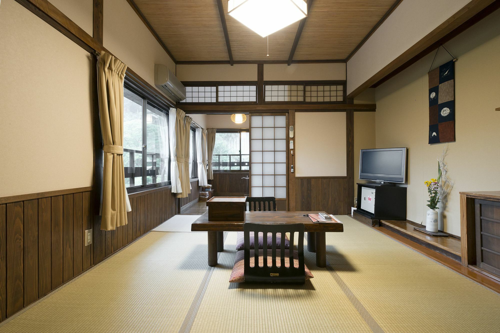 Yunohira Kamiyanagiya Hotel Yufu Exterior photo